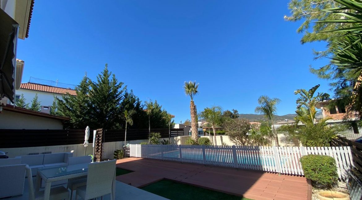Garden veranda area