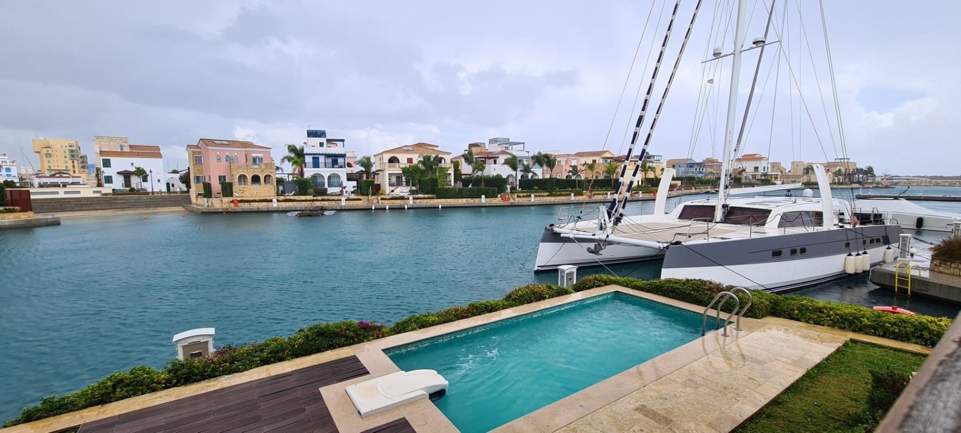 Four bedroom Villa on the sea